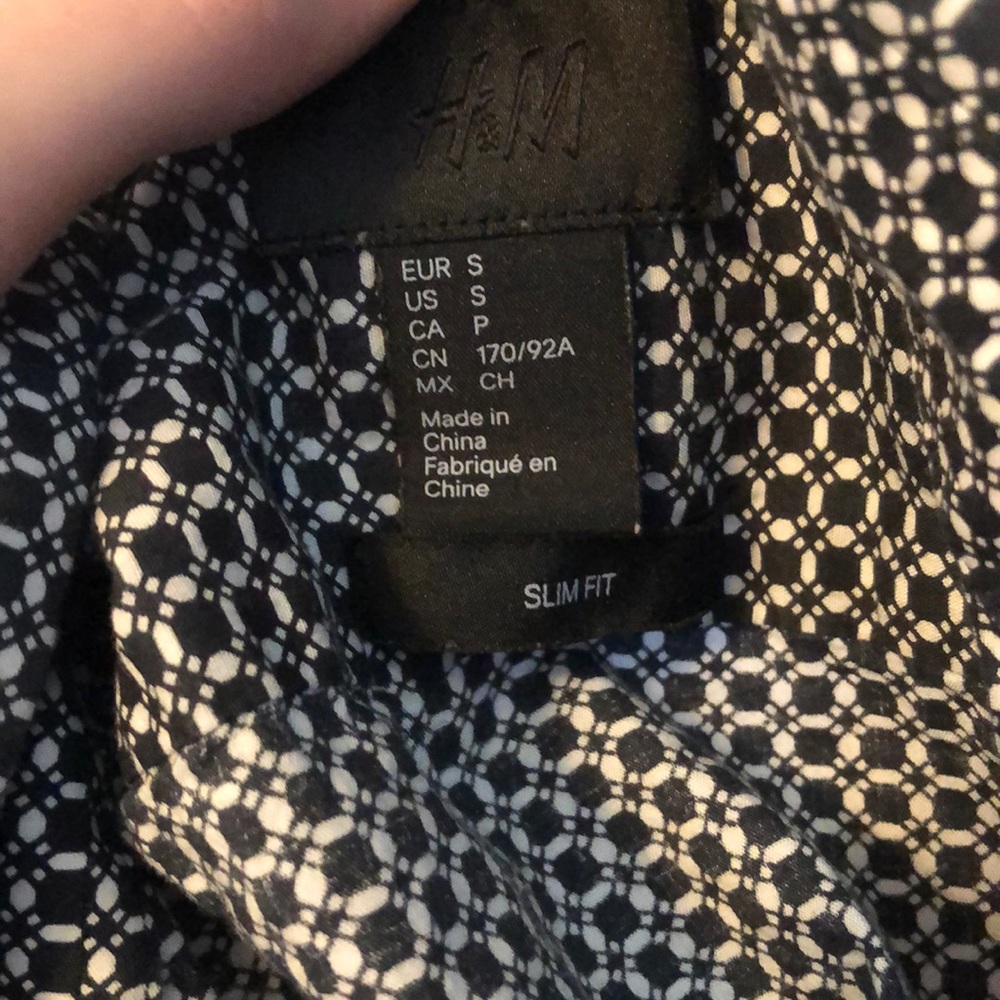 Button down - Picture 3 of 3